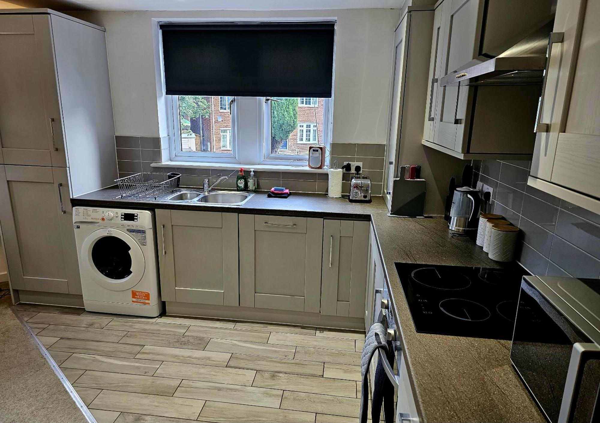Homebird Property - Epsom Apartment Χαρογκέιτ Εξωτερικό φωτογραφία